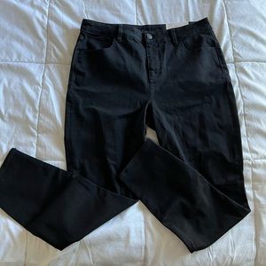 New with tags American Eagle dream Jean